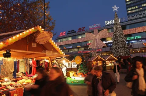 European Year-End Shopping Season: Why Importers Should Secure FMCG Supply from Vietnam Early